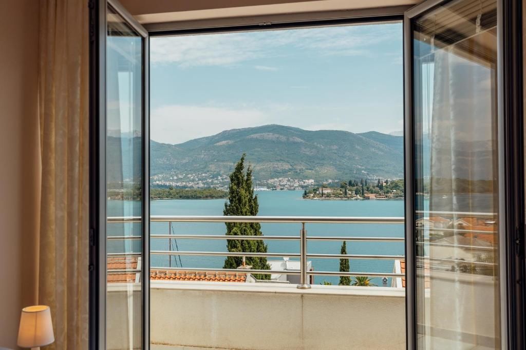 Апартаменты Apartmani Jelena Тиват-78